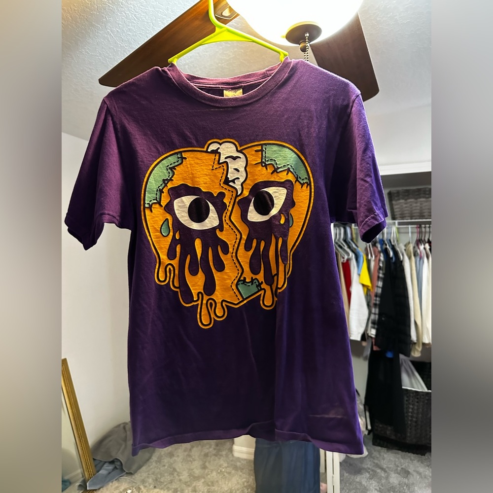T shirts